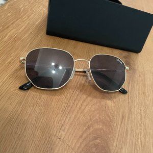 Quay Australia Sunglasses - Silver Smoke Lightweight (Big Time)